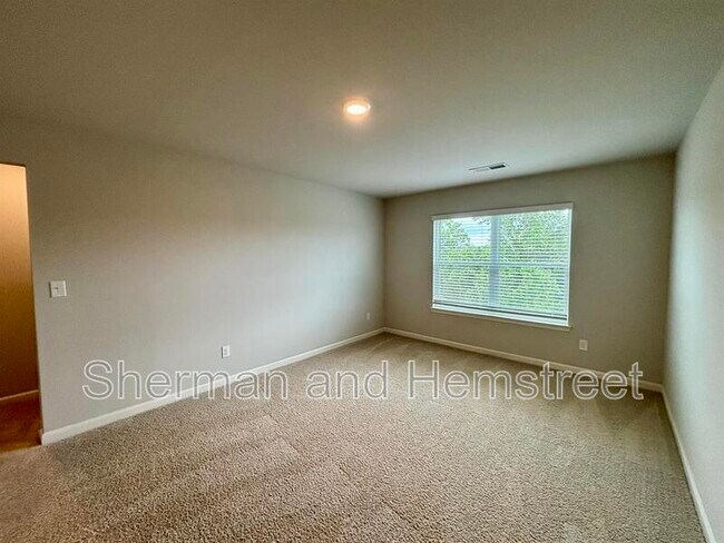 Building Photo - 240 Callahan Dr