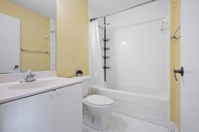 Building Photo - 3504 Briar Bay Blvd