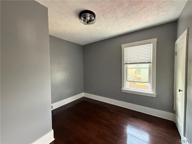 Building Photo - 1642 Taylor Ave