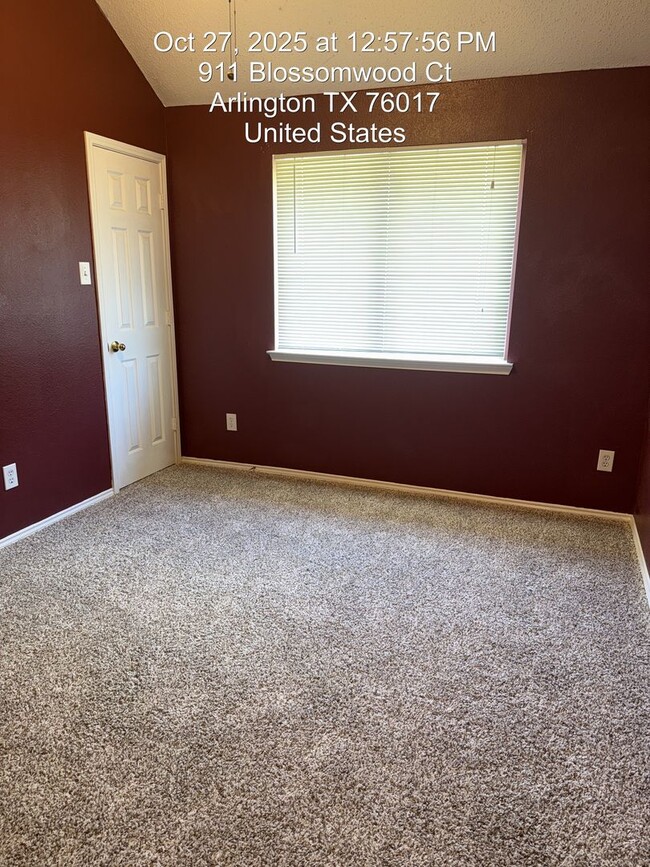 Building Photo - 911 Blossomwood Ct