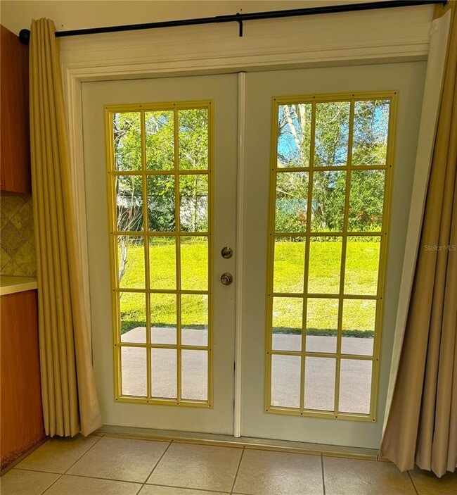 Building Photo - 222 Clara Vista St