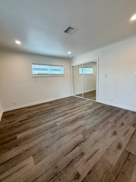 Building Photo - 4225 Tuller Ave