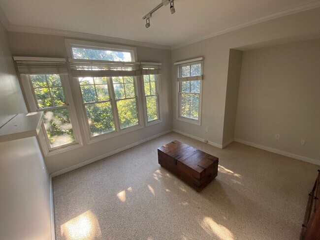 Building Photo - 850 Piedmont ave