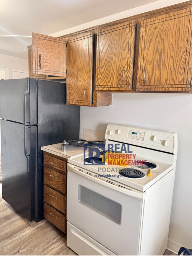 Building Photo - 60-66 Mountain Drive