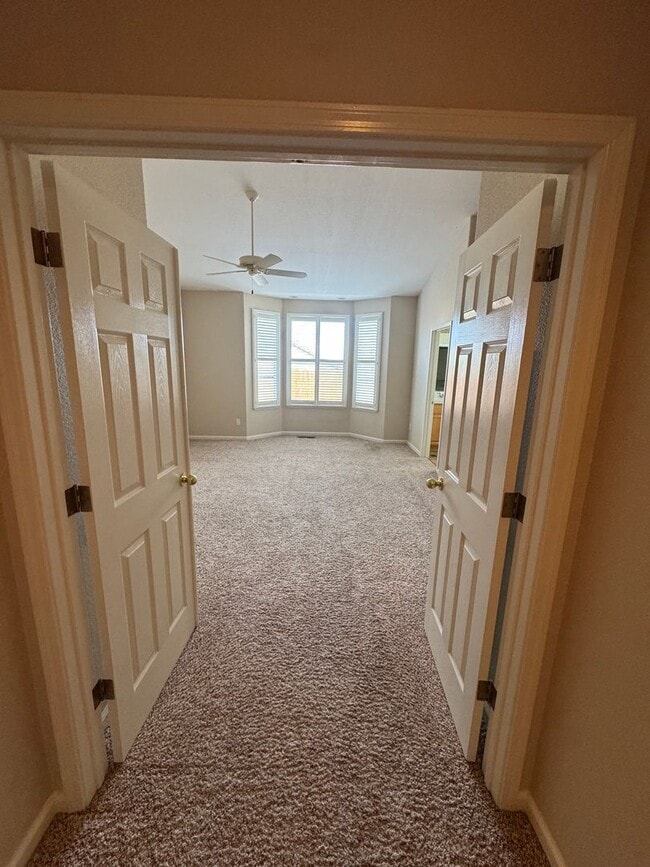 Building Photo - Gorgeous One Story 4 bedroom with Flex Space