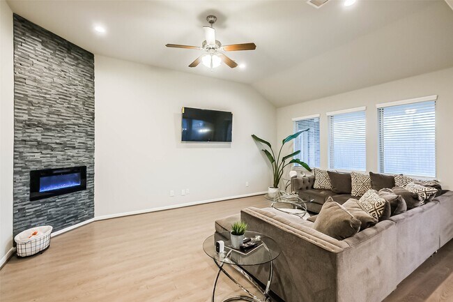 Building Photo - 6214 Scott Way