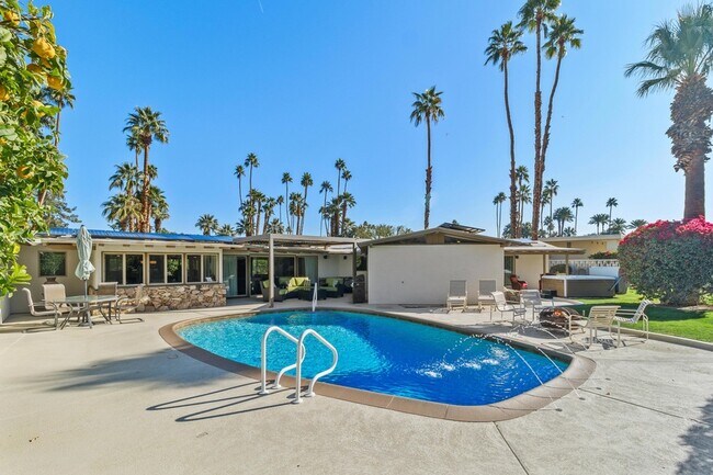 Building Photo - 70801 Fairway Dr