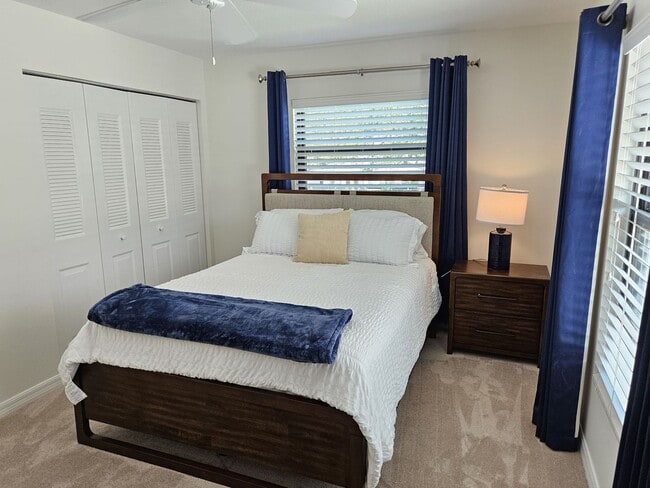 Building Photo - Seasonal Short-Term 2 Bedroom 2 Bathroom 2nd Floor Condo in Estancias of Capri Isles!