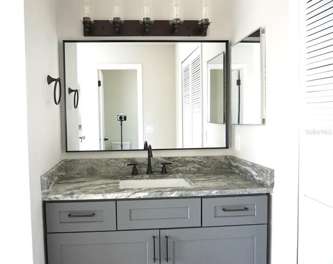 Building Photo - 7811 Bay Cedar Dr