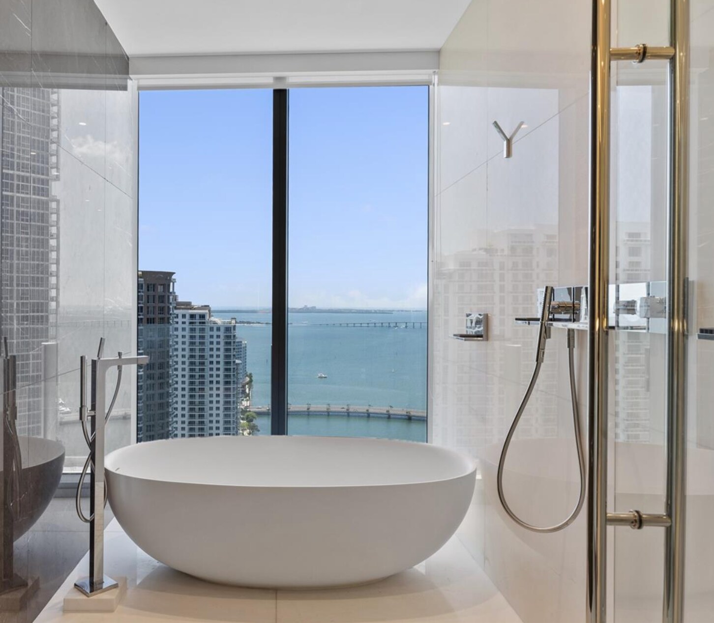 Building Photo - 300 Biscayne Boulevard Way