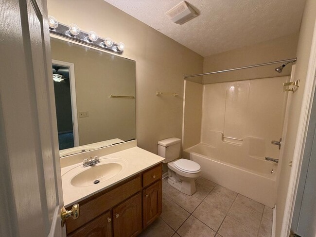 Building Photo - 147 Harmon Dr