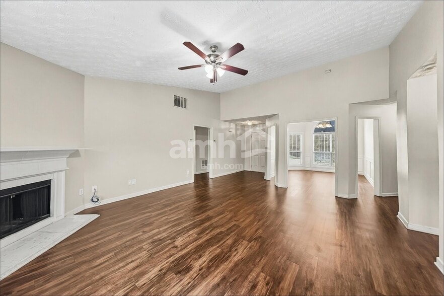 Building Photo - 1552 Armende Cir