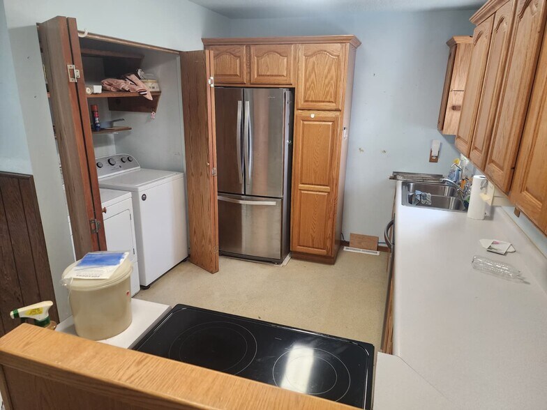 Kitchen - 1204 Prairie View Rd
