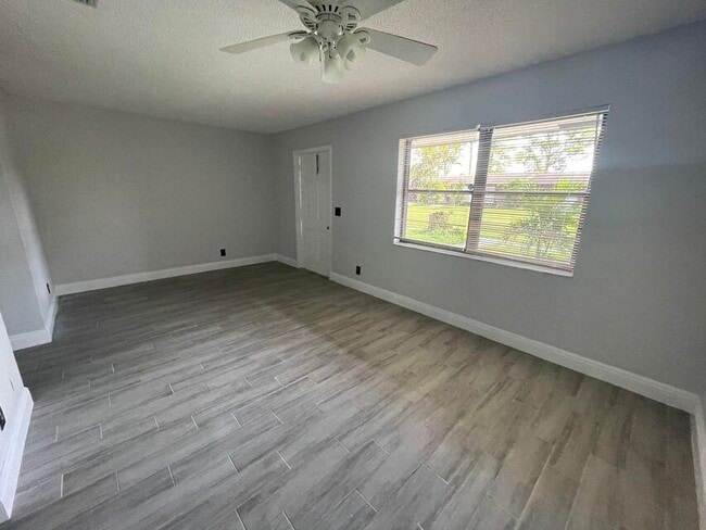 Building Photo - 4953 Freedom Cir