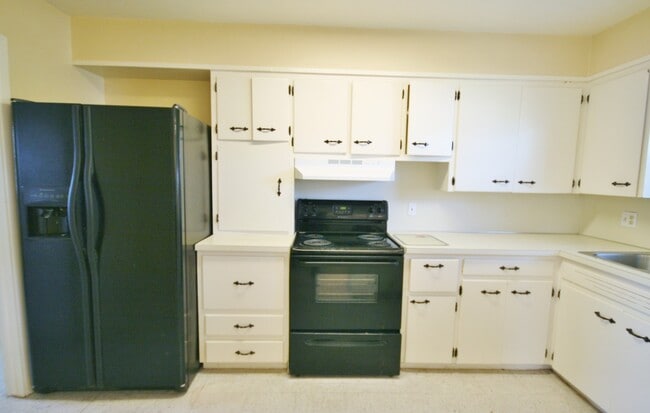 Building Photo - 3 Bed, 2 Bath, Highland School District