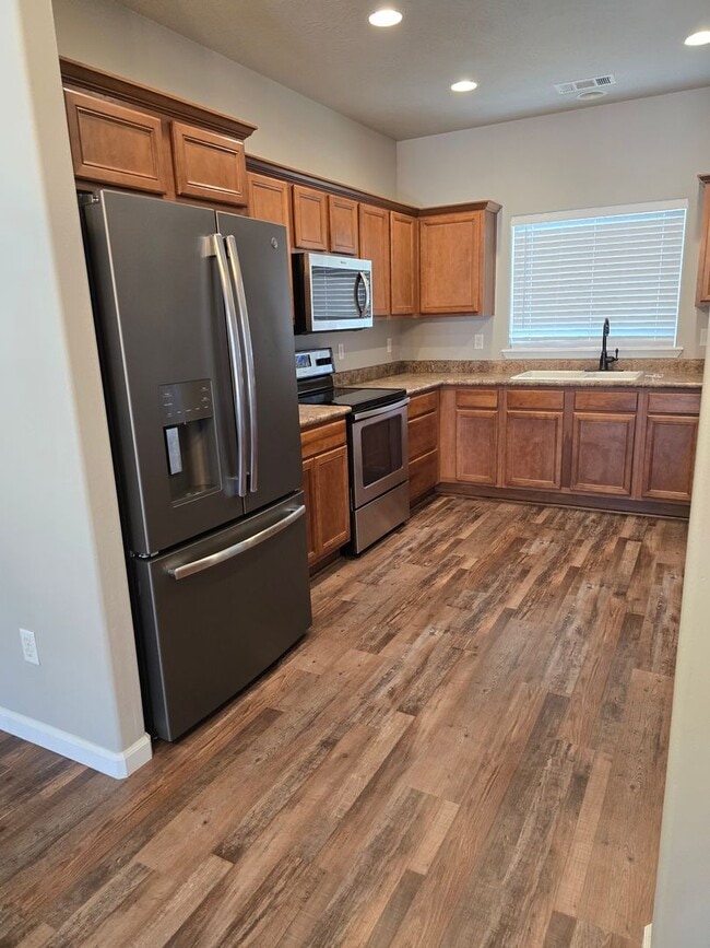 Building Photo - 3 bed 2 bath Single  Home for Rent in Gran...
