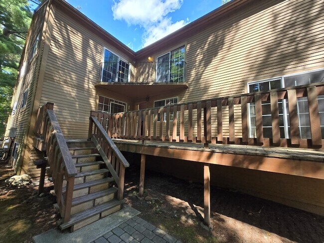 Building Photo - 54 Voyagers Ln
