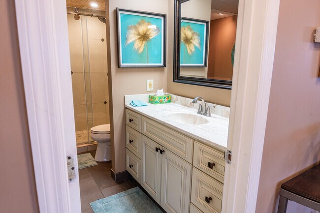 Building Photo - 355 S Broadway