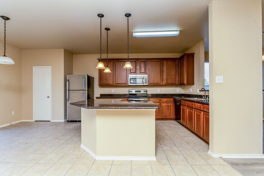 Building Photo - 8500 Shallow Creek Dr