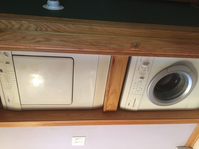 Building Photo - 532 West St