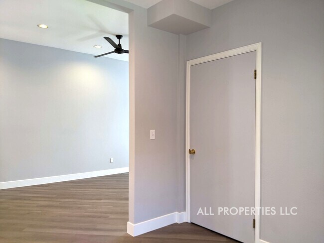Building Photo - 123 E Bayaud Ave