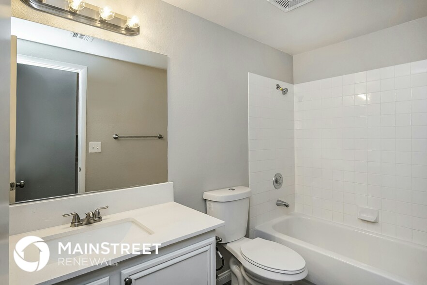 Building Photo - 825 Fuerte Ct