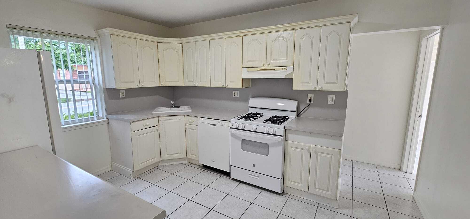 Building Photo - 1855 Sherman St