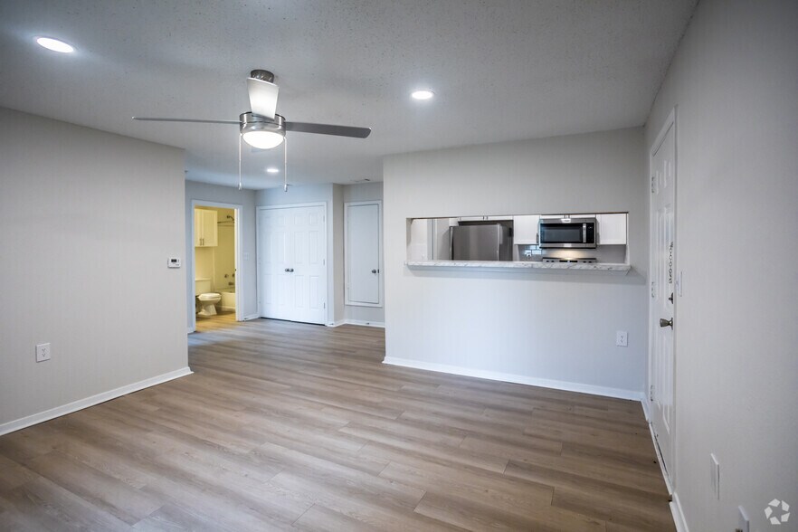1 BR, 1 BA - 700SF - The Lexington