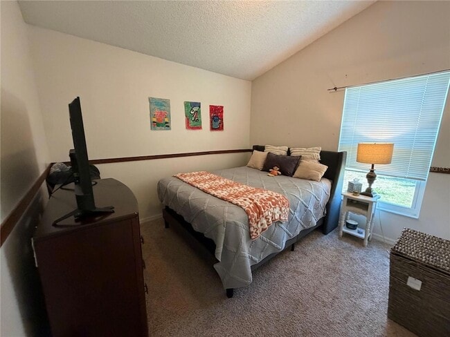 Building Photo - 723 Lady Diana Dr