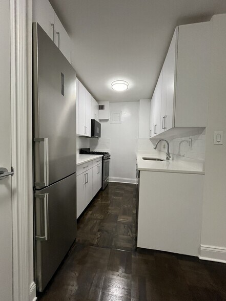 Building Photo - 96 Fifth Avenue