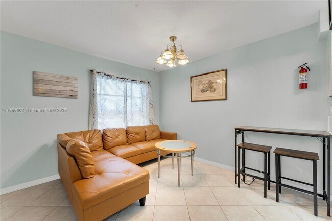 Building Photo - 820 SW 12th Ct