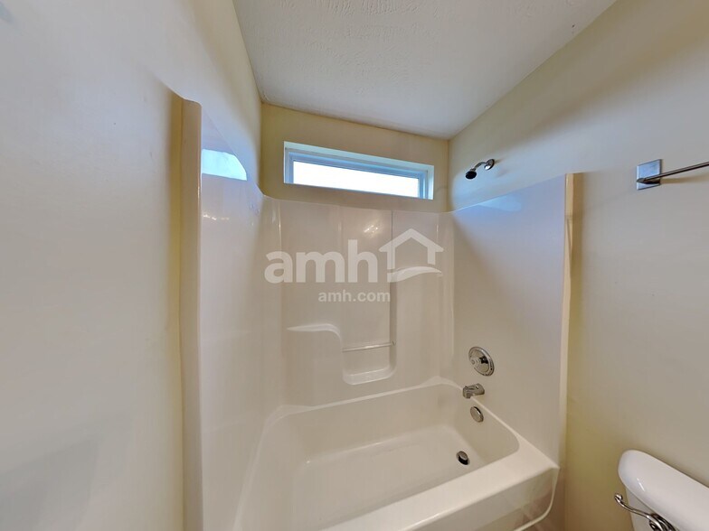 Building Photo - 4179 Longfellow Dr