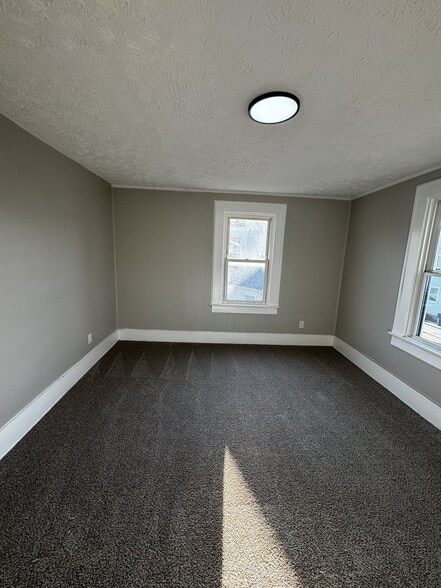 Building Photo - 120 W Brown Ave