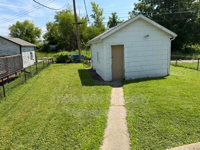 Building Photo - 8530 Lowell St