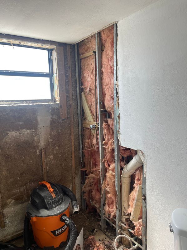 Building Photo - 142 SW 18th Ave