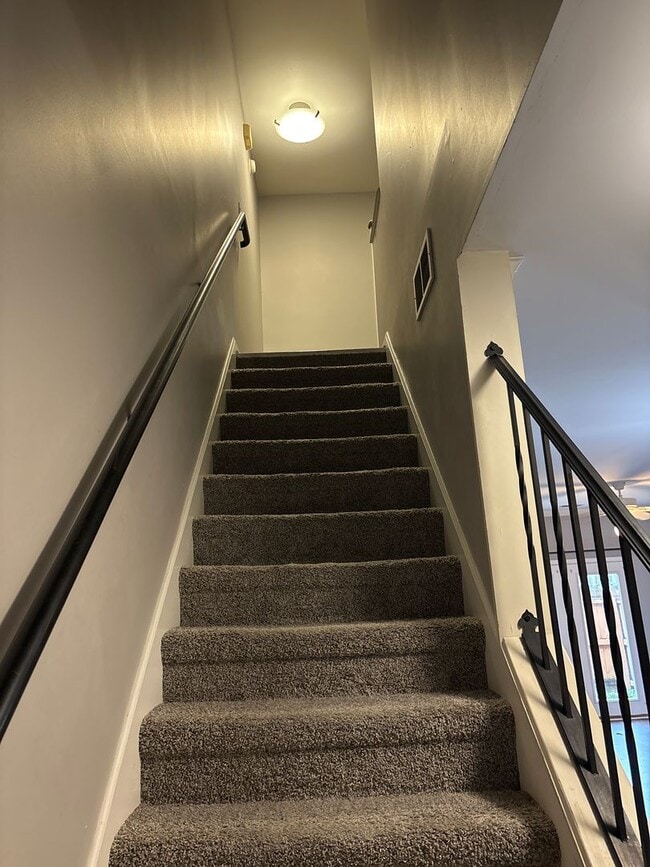 Building Photo - Your Dream Townhome Awaits
