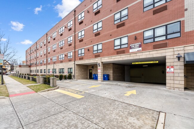 Building Photo - 205 Easton Ave