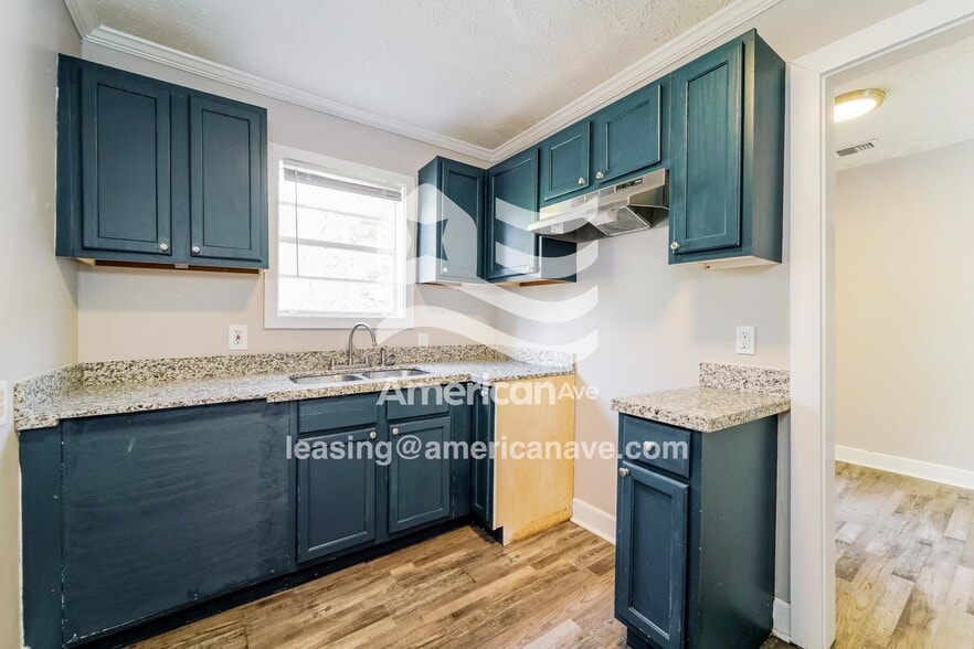 Building Photo - 522 Woodbury Rd