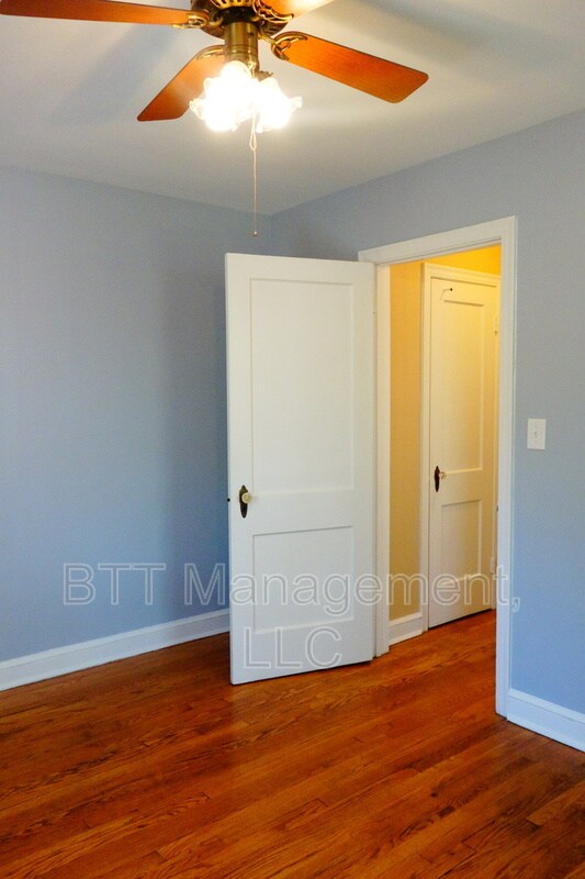 Building Photo - 8401 Greenwood Ave