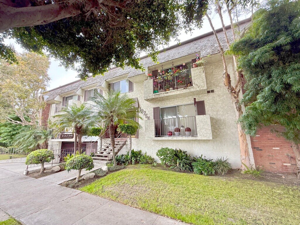 Building Photo - 12745 Venice Blvd