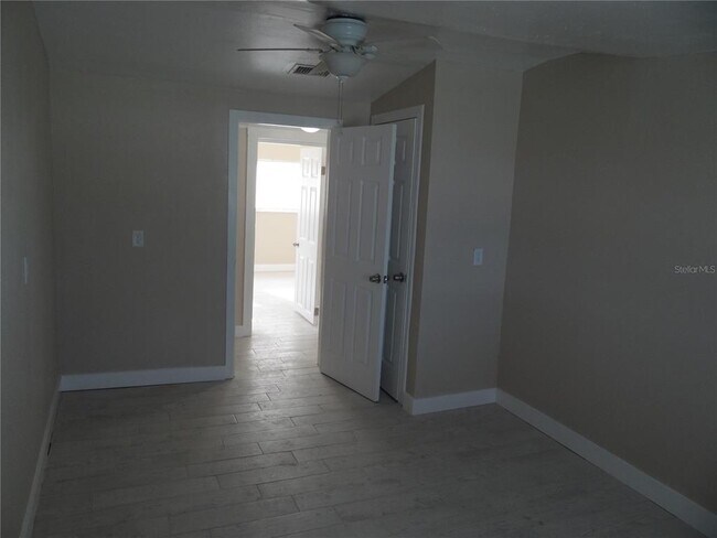 Building Photo - 13360 Boca Ciega Ave