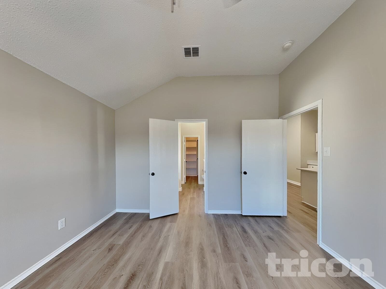 Building Photo - 923 McKavett Dr