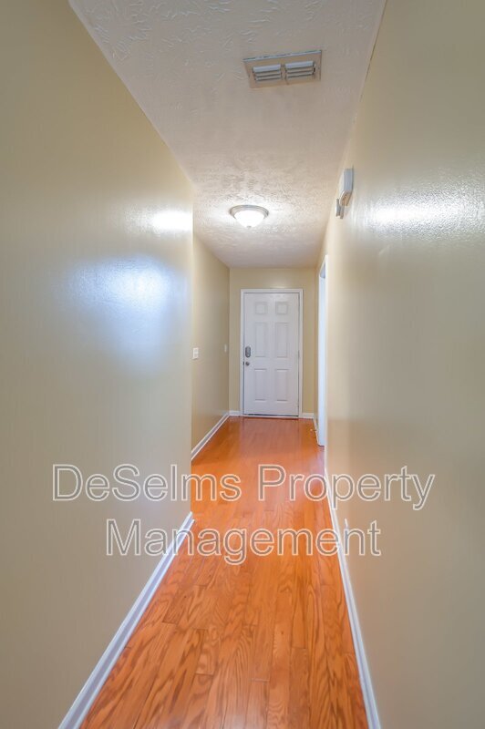 Building Photo - 3733 Shoteka Dr