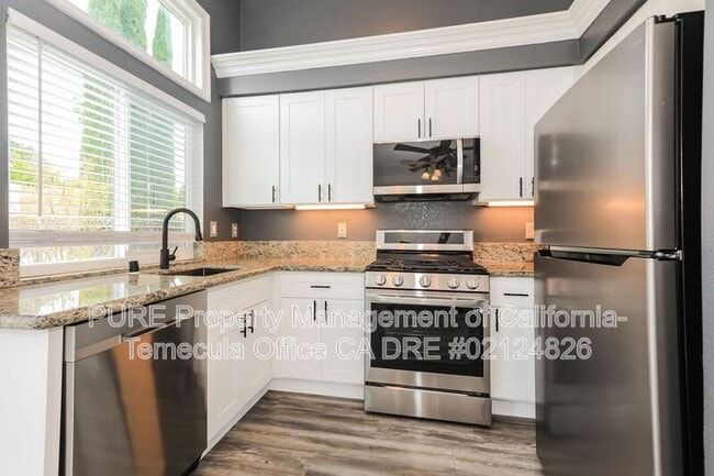 Building Photo - 30373 Pechanga Dr