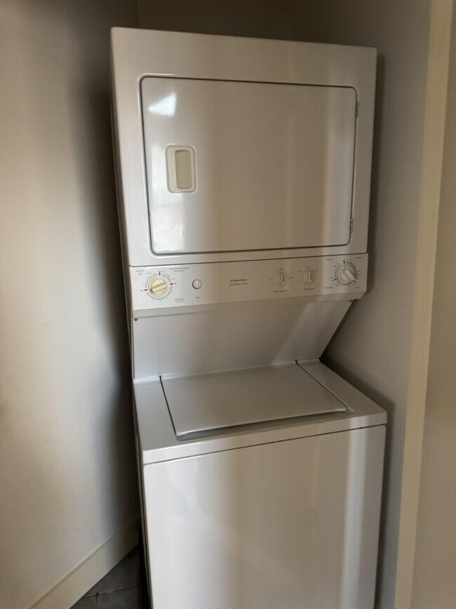 Building Photo - 3417 Rolgom Pl Ct