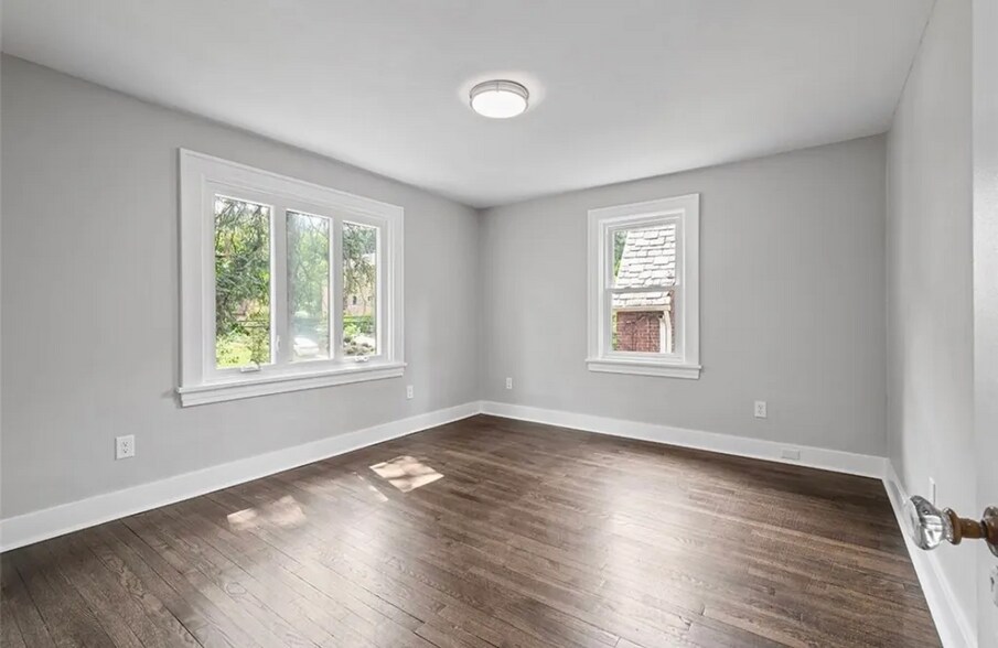 Building Photo - 261 Orchard Dr
