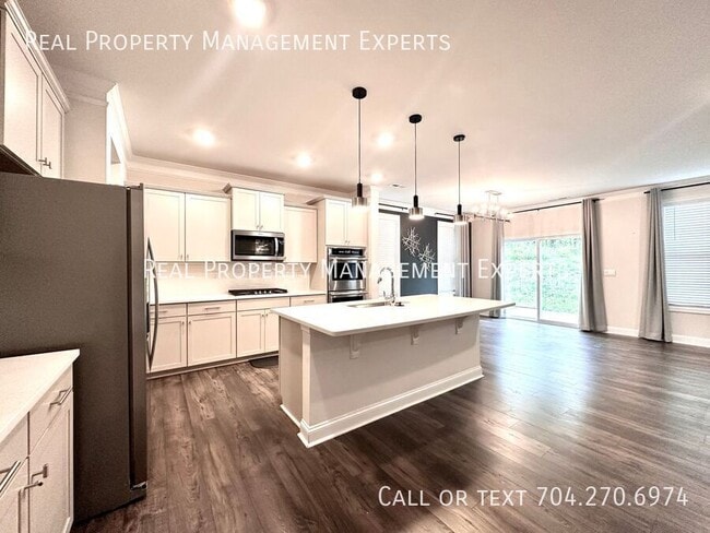Building Photo - 6029 Whitechapel Ct