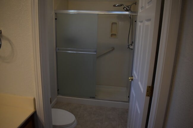 Building Photo - 805 Vía Rosa