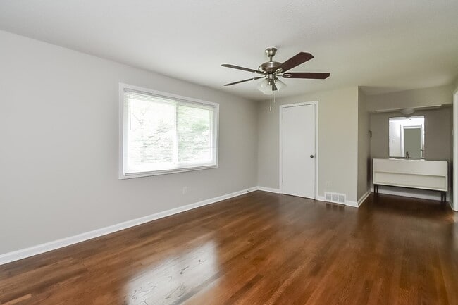 Building Photo - 4521 Tammy Ln