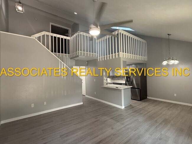 Building Photo - MUST SEE!!! 2BED/2BATH FULLY REMODELED UNIT IN GREENLEAF!!! FENCED BACK YARD!!!